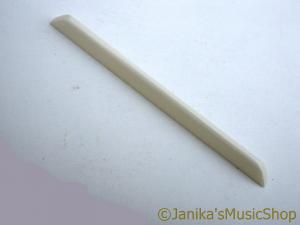 BONE UKULELE SADDLE (UKELELE) 62mmx2mmx6mm